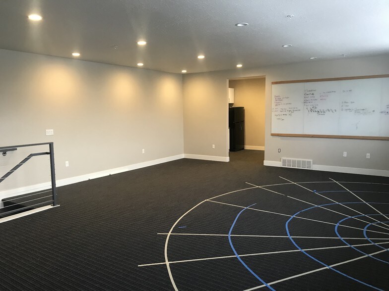 More Photos Of 426 E 1750 N, Vineyard Warehouse For Lease