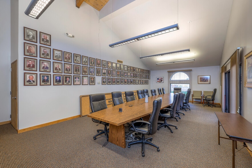 More Photos Of 8880 Ballentine St, Overland Park Office For Sale