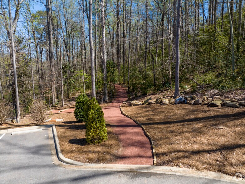 More Photos Of 2101 Old Columbiana Rd, Vestavia Hills Office For Lease