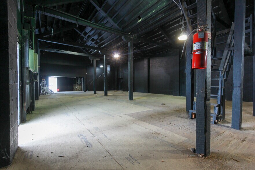 More Photos Of 36 Walnut St, Thurmont Warehouse For Lease