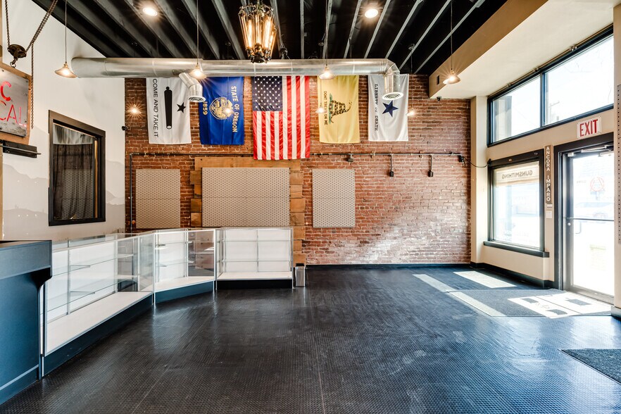 More Photos Of 190 W 6th Ave, Junction City Office For Lease