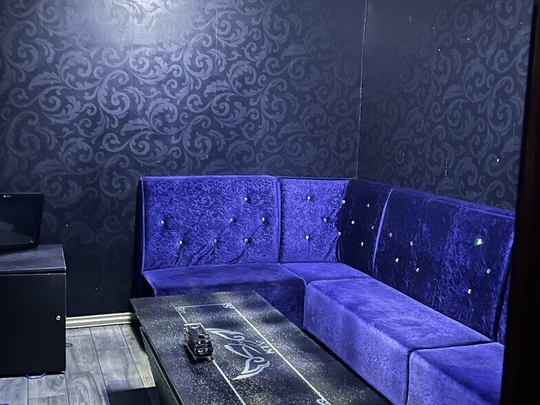 More Photos Of 1017 Front St, Sacramento Storefront Retail Office For Sale