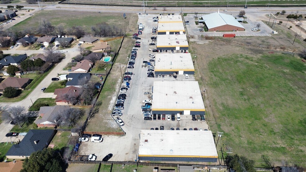 More Photos Of 2125 W Pioneer Pky, Grand Prairie Unknown For Lease