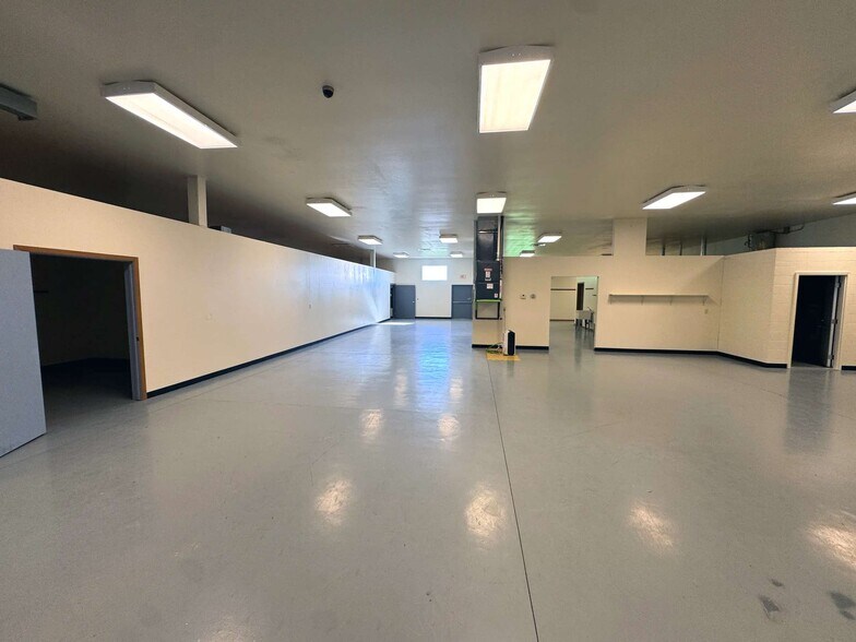 More Photos Of 302 Antelope Dr, Chamberlain Industrial For Sale