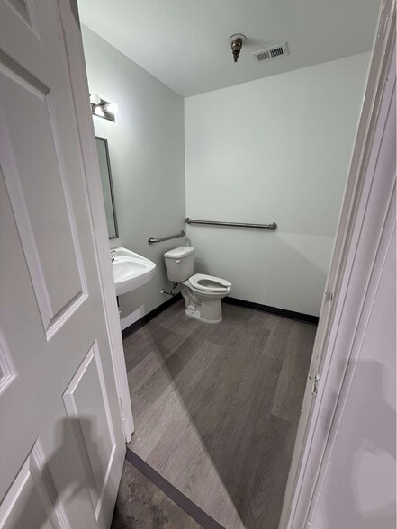 More Photos Of 7283 Spa Rd, North Charleston Warehouse For Lease