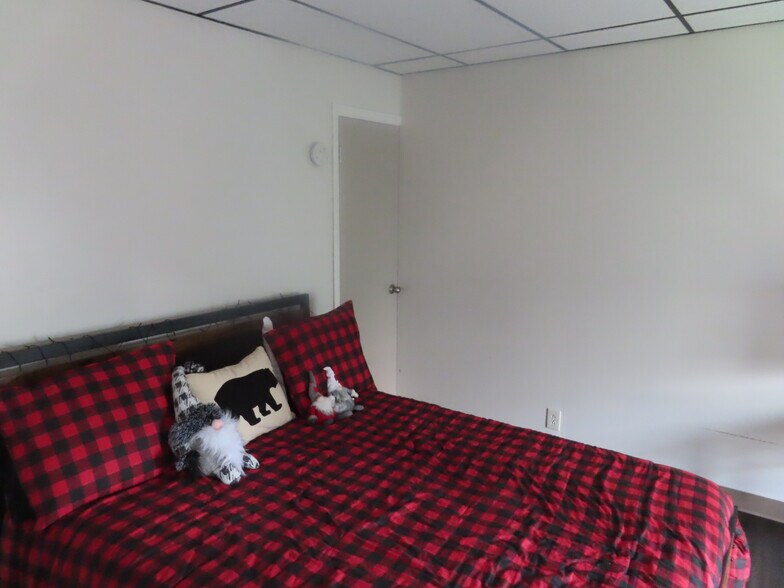 More Photos Of 275 Main St, Saegertown Storefront Retail Residential For Sale