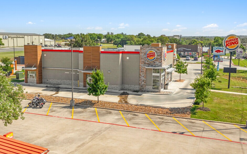 More Photos Of 1450 S Water St, Burnet Fast Food For Lease