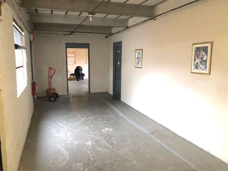 More Photos Of 63 Railroad Ave, Wallkill Warehouse For Lease