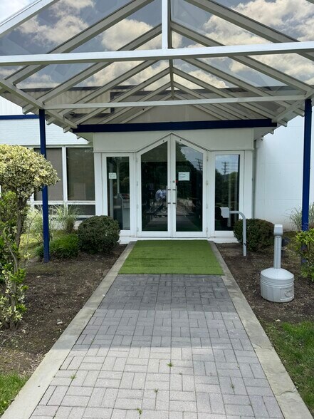 More Photos Of 1 Raritan Rd, Oakland Manufacturing For Lease