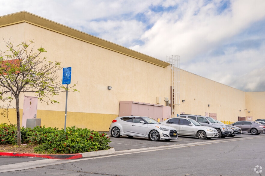 More Photos Of 140 Hidden Valley Pky, Norco General Retail For Lease