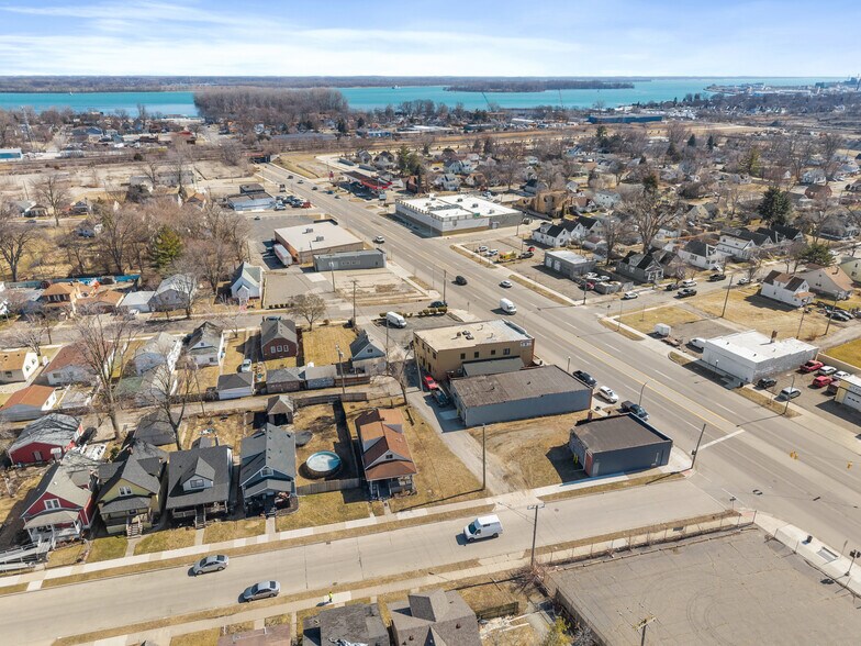 More Photos Of 220 Southfield Rd, Ecorse Storefront Retail Residential For Sale