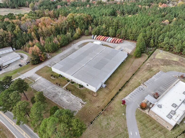 More Photos Of 204 W Industry Dr, Oxford Warehouse For Sale
