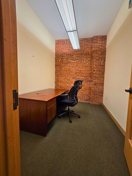 More Photos Of 1660 17th St, Denver Office Residential For Sale