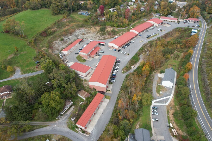 More Photos Of 700 Business Park Dr, Morgantown Showroom For Lease