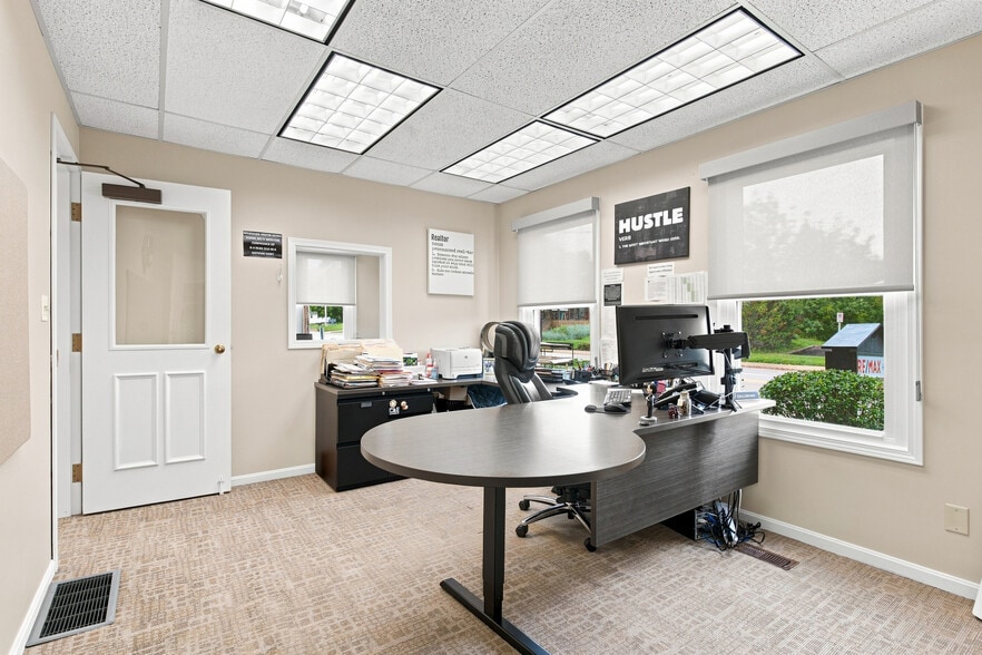 More Photos Of 33610 Solon Rd, Solon Office For Sale