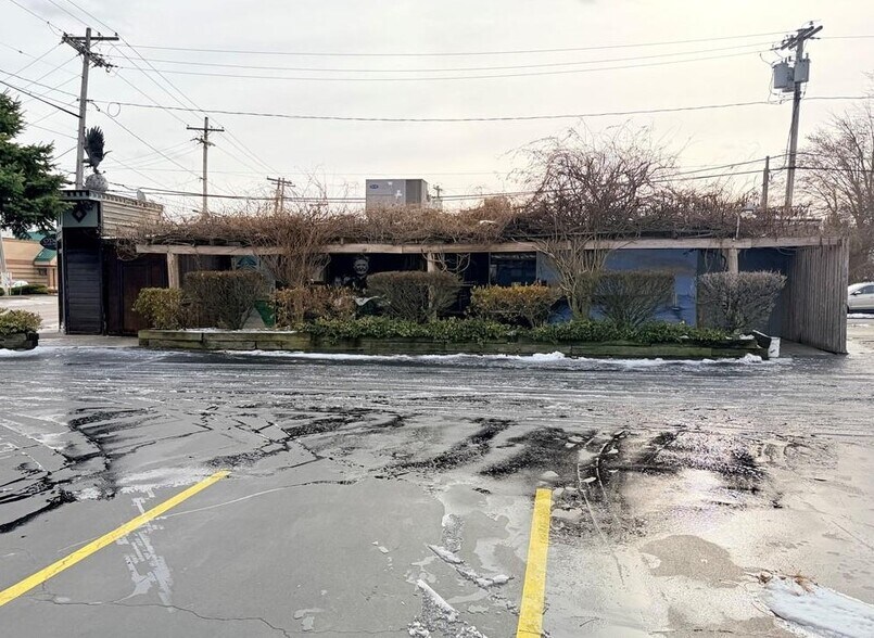 More Photos Of 1305 Abbott Rd, Buffalo Restaurant For Sale
