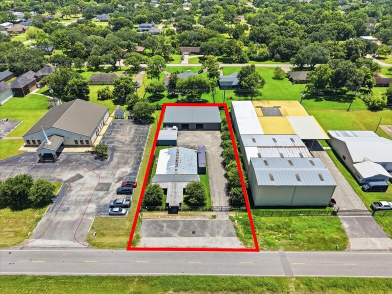 More Photos Of 2113 Garden Rd, Pearland Light Distribution For Sale