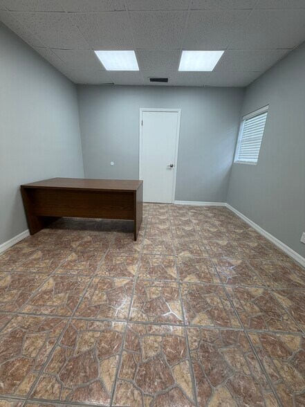 More Photos Of 555 Parque Dr, Ormond Beach Coworking Space