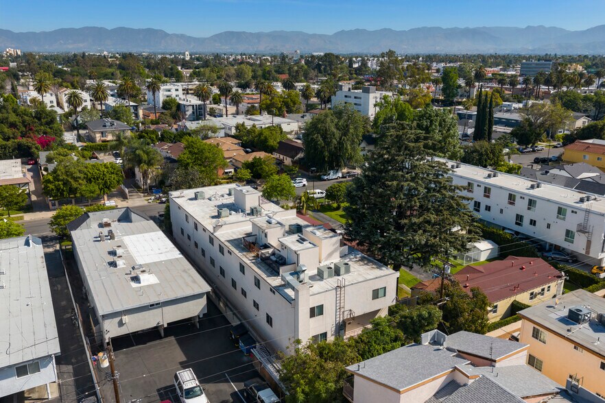 More Photos Of 14764 Sylvan St, Van Nuys Apartments For Sale