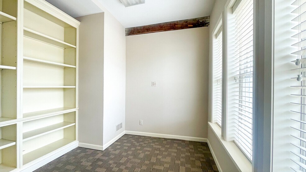 More Photos Of 28 N Bennett St, Geneva Loft Creative Space For Lease