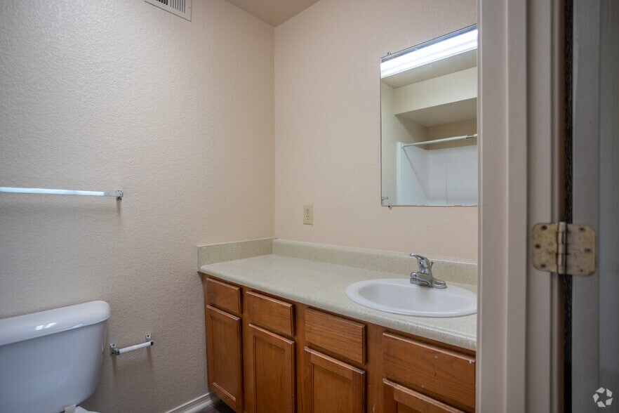 More Photos Of 1636 Raymond Rd, Jackson Apartments For Sale