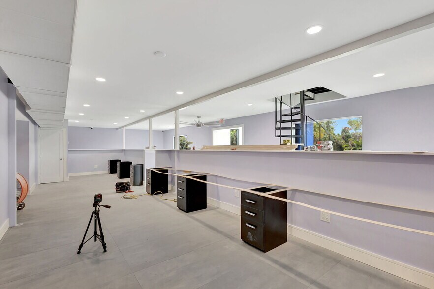 More Photos Of 7030 N Haverhill Rd, Riviera Beach Warehouse For Sale