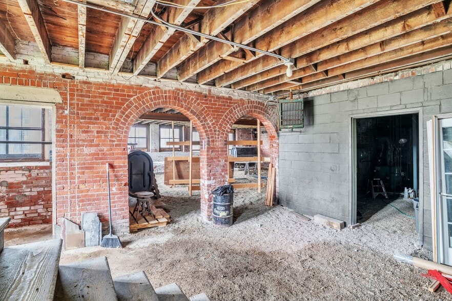 More Photos Of 34 N Main St, Orange Schools For Sale