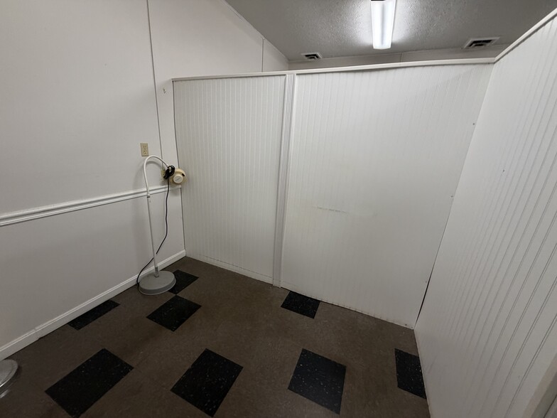 More Photos Of 319 Cathedral Manor, Bardstown Office Residential For Lease