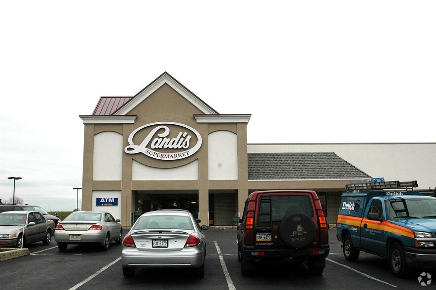 More Photos Of 841 Gravel Pike, Collegeville Supermarket For Lease