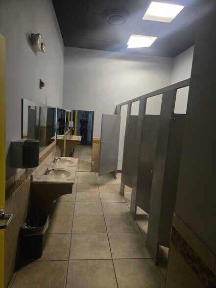 More Photos Of 120 E Market St, Indianapolis Office For Lease