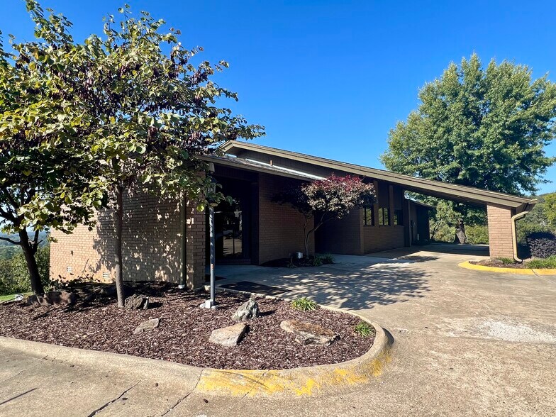 Primary Photo Of 617 Fayetteville Rd, Van Buren Healthcare For Lease