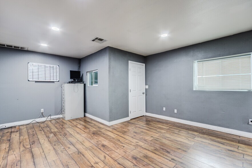 More Photos Of 448 S Pershing Ave, San Bernardino Warehouse For Lease