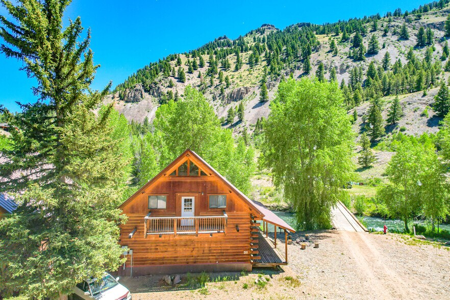 More Photos Of 860 County Road 142, Lake City Hotel For Sale