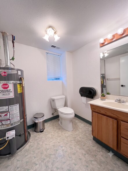 More Photos Of 1616 Alhambra Ave, Martinez Storefront For Lease