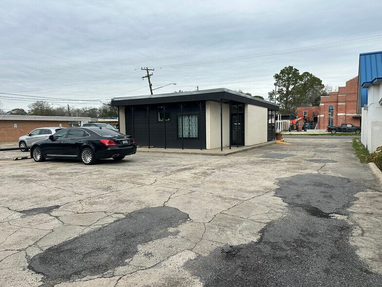 More Photos Of 4378 Government St, Baton Rouge Medical For Sale