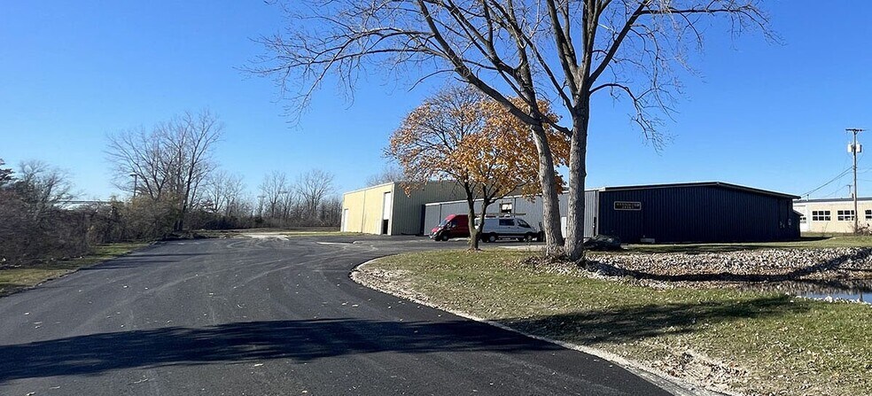More Photos Of 28663 Glenwood Rd, Perrysburg Manufacturing For Lease