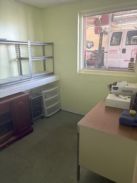 More Photos Of 140 Garner Rd, Spartanburg Auto Repair For Lease