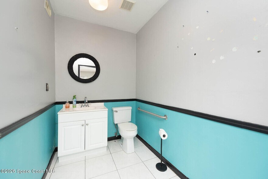 More Photos Of 804-806 Forrest Ave, Cocoa Loft Creative Space For Lease