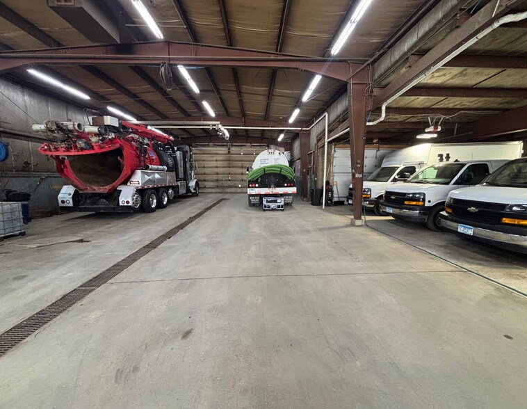 More Photos Of 7649-7655 Concord Blvd, Inver Grove Heights Warehouse For Lease