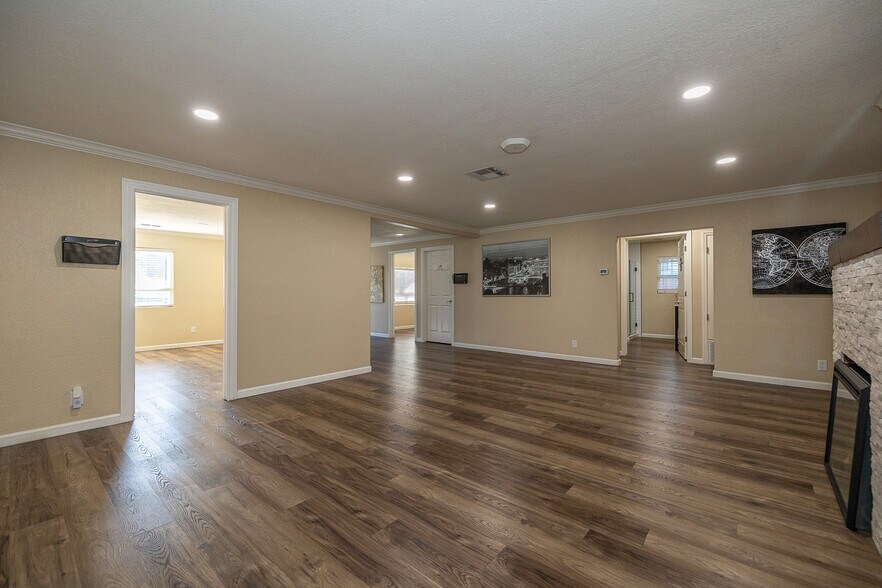 More Photos Of 25 E Hedding St, San Jose Office For Lease