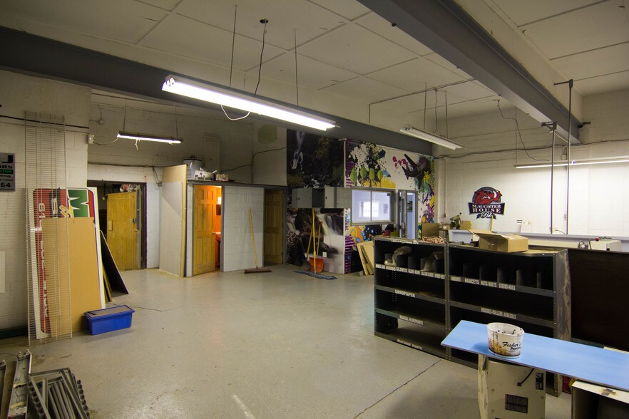 More Photos Of 18 7th St, Slatington Warehouse For Lease