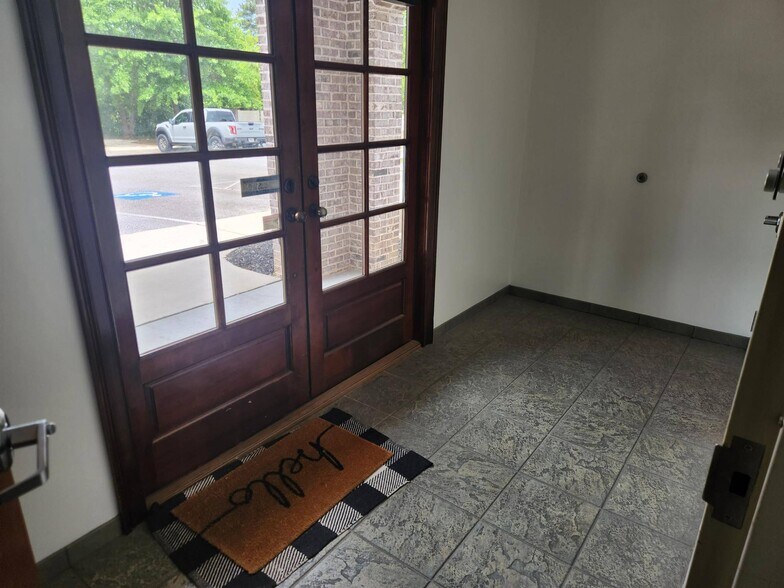 More Photos Of 418 Town Park Blvd, Evans Medical For Lease