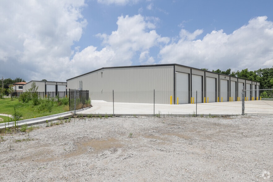 More Photos Of 1621 W 79th St, Tulsa Self Storage For Lease
