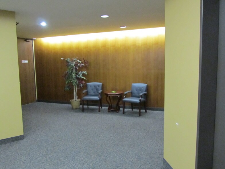 More Photos Of 539 N Carancahua St, Corpus Christi Office For Lease