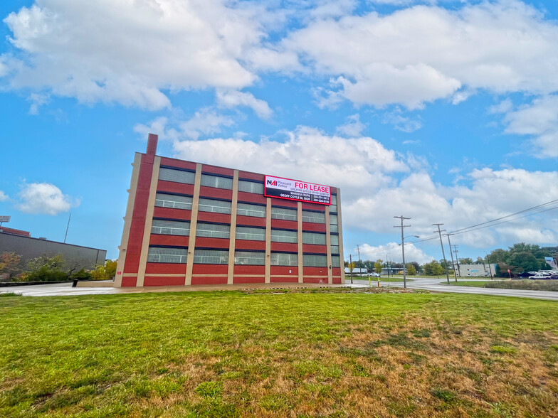 Primary Photo Of 1025 S Broadway St, Akron Warehouse For Lease