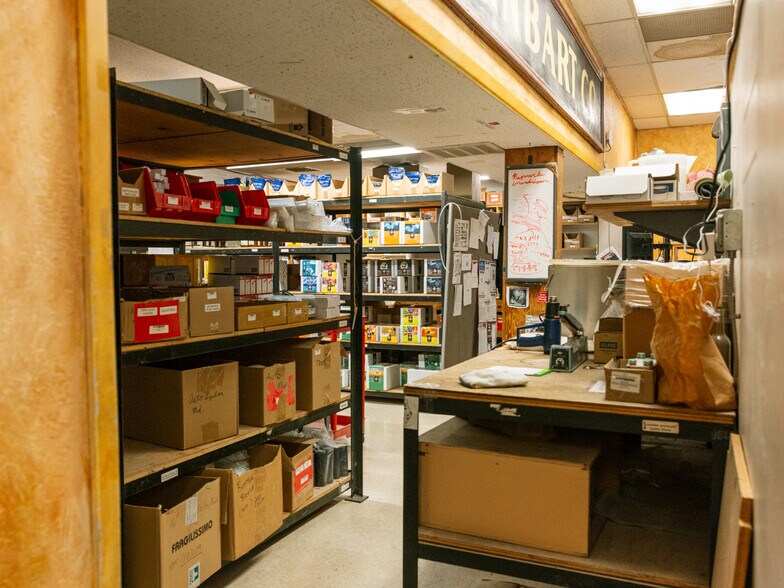 More Photos Of 212-234 SE 12th Ave, Portland Warehouse For Sale