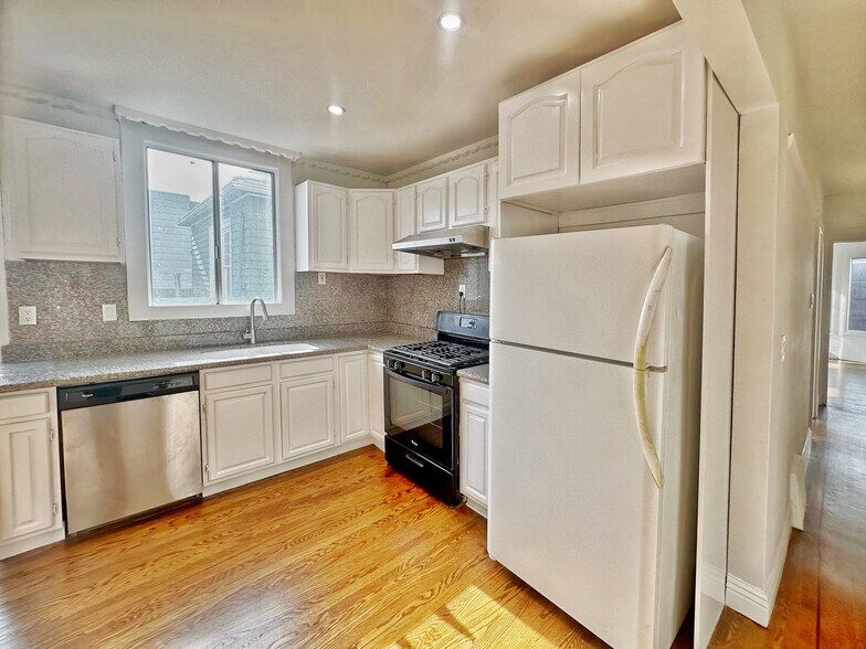 More Photos Of 108 Naglee Ave, San Francisco Apartments For Sale