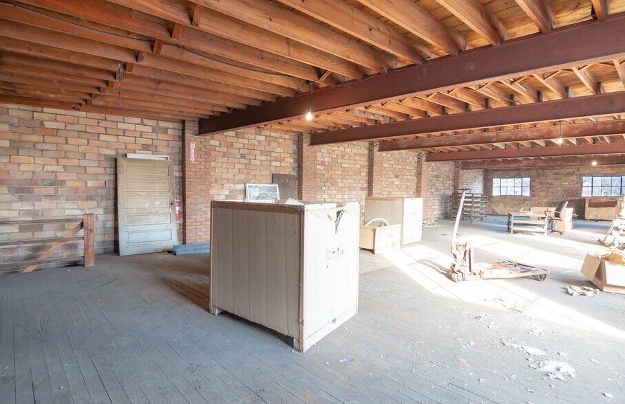 More Photos Of 425 E Front St, Monroe Manufacturing For Lease