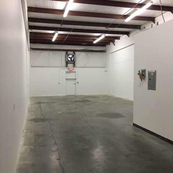 More Photos Of 202 Palmetto St, Orlando Industrial For Lease