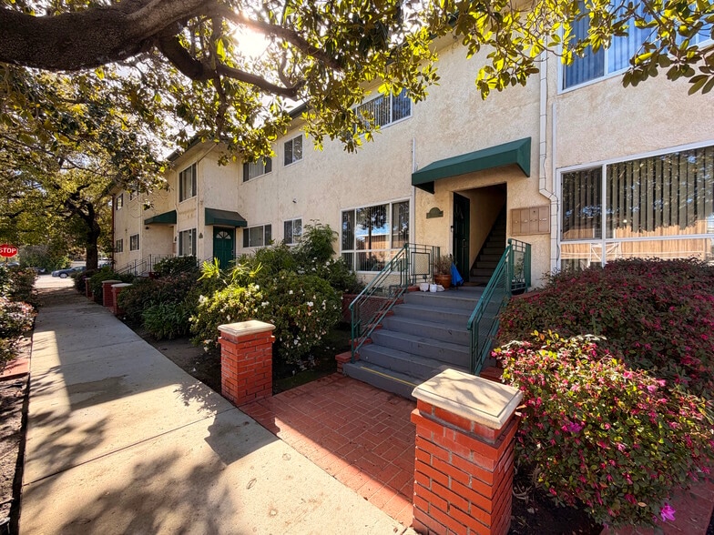 More Photos Of 13535 Moorpark St, Sherman Oaks Apartments For Sale